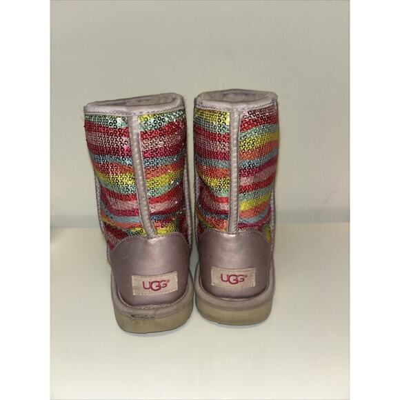UGG CLASSIC II SEQUIN RAINBOW SPARKLE BOOTS,‎ YOUTH 6 GIRLS/ WOMEN US 8/39 Uniqu - Picture 3 of 5